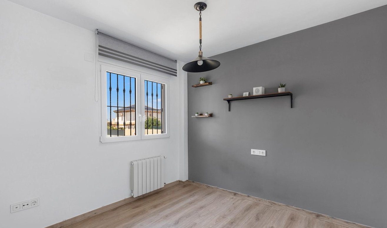 Resale - Villa - Torrevieja - Aguas Nuevas