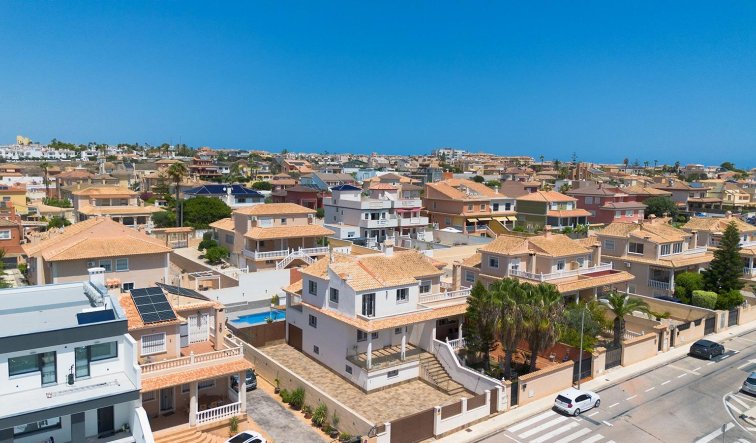 Resale - Villa - Torrevieja - Aguas Nuevas