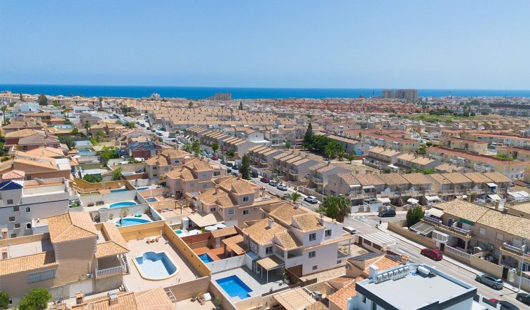 Resale - Villa - Torrevieja - Aguas Nuevas