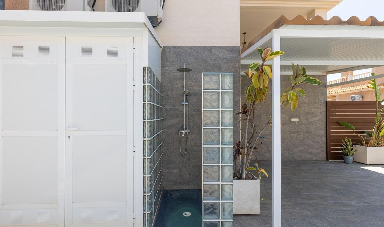 Resale - Villa - Torrevieja - Aguas Nuevas
