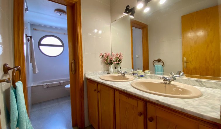 Resale - Apartment / flat - Guardamar del Segura - CENTRO