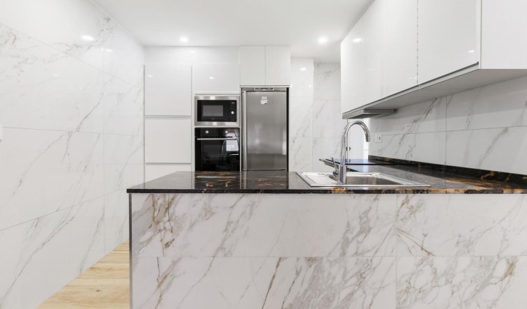 Resale - Apartment / flat - Torrevieja - Piscinas naturales
