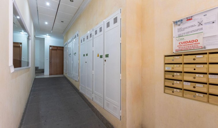 Resale - Apartment / flat - Torrevieja - Centro