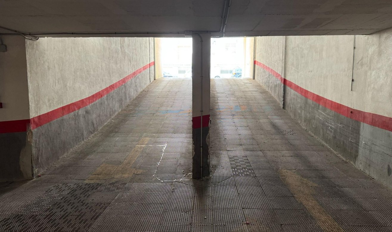 Resale - Garage - Torrevieja - Centro