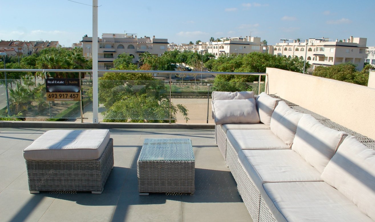 Resale - Bungalow - Pilar de la Horadada - Mil Palmeras