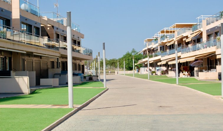 Resale - Bungalow - Pilar de la Horadada - Mil Palmeras