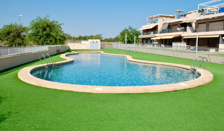 Resale - Bungalow - Pilar de la Horadada - Mil Palmeras