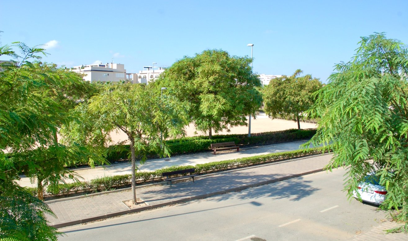 Resale - Bungalow - Pilar de la Horadada - Mil Palmeras
