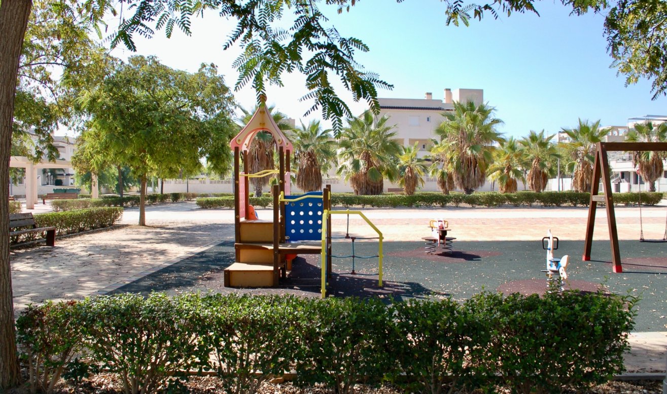 Resale - Bungalow - Pilar de la Horadada - Mil Palmeras