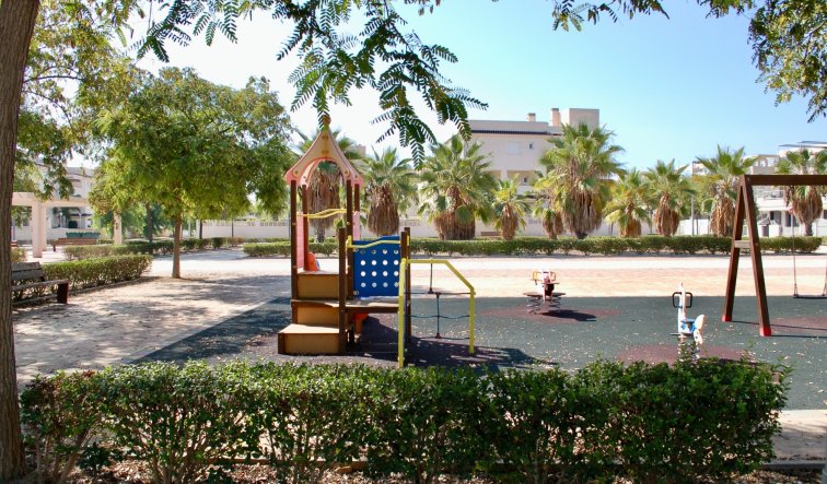 Resale - Bungalow - Pilar de la Horadada - Mil Palmeras