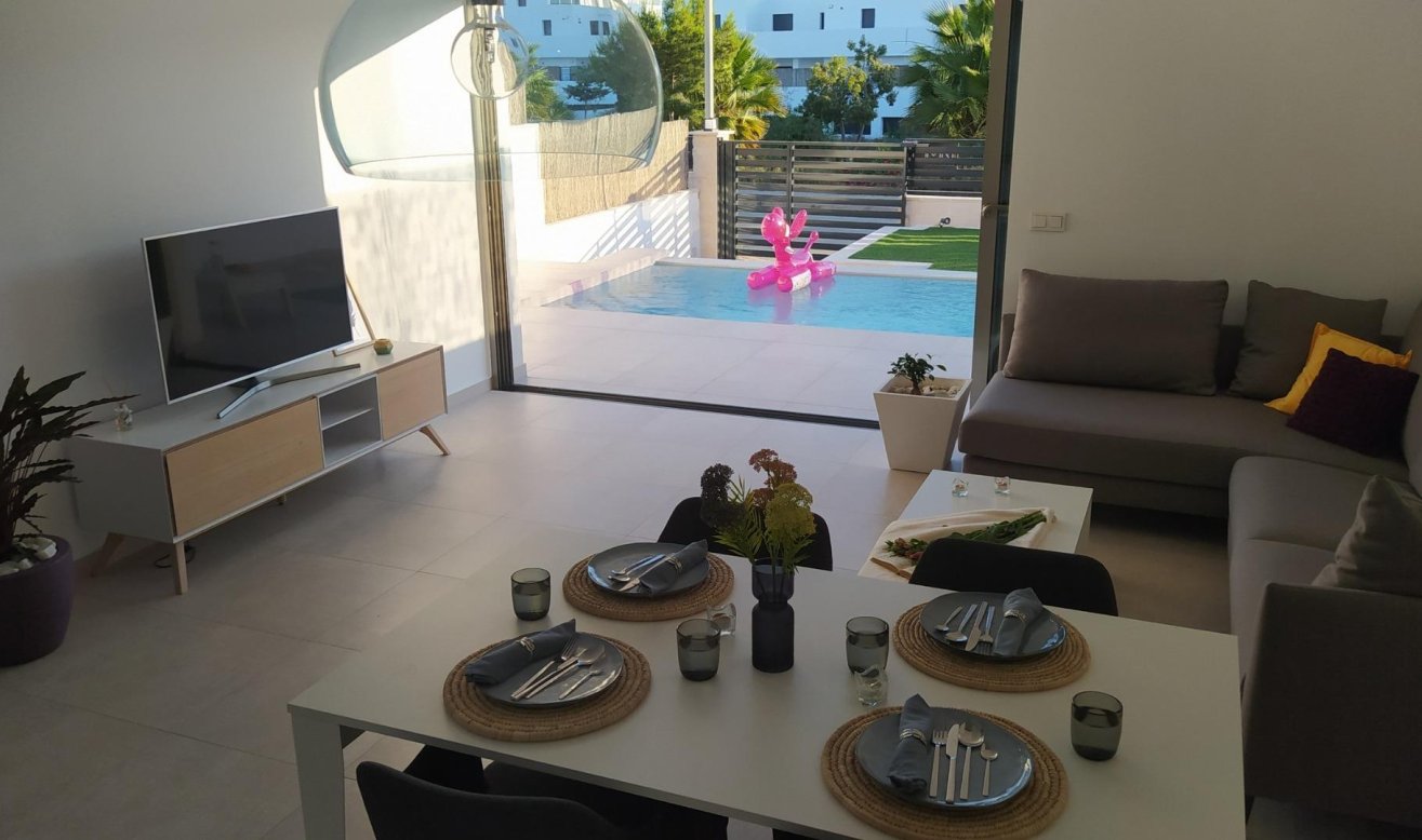 Obra nueva - Villa - Orihuela Costa - PAU 8
