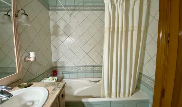 Resale - Apartment / flat - Torrevieja - Playa del Cura
