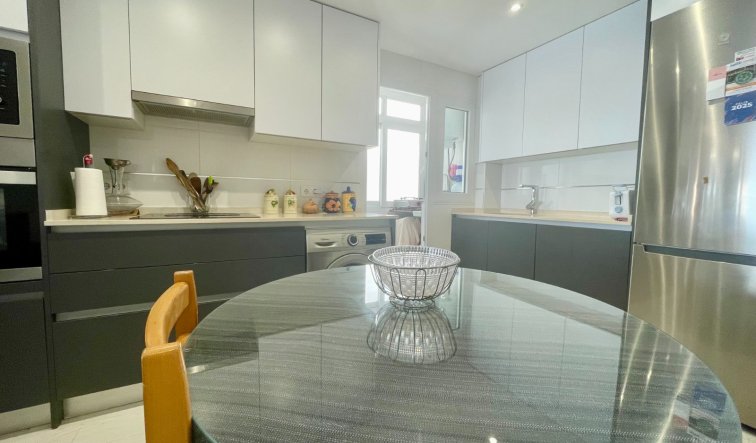 Resale - Apartment / flat - Torrevieja - Playa del Cura