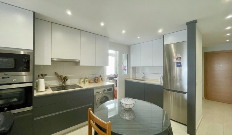 Resale - Apartment / flat - Torrevieja - Playa del Cura