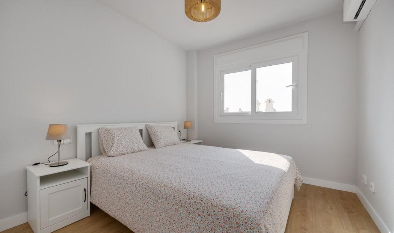 Resale - Apartment / flat - Orihuela Costa - Campoamor