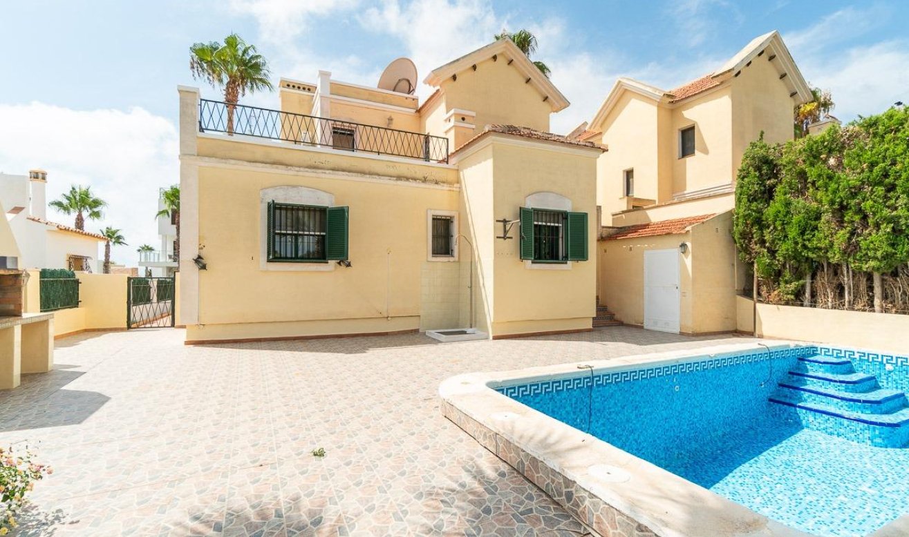 Resale - Villa - Orihuela Costa - Villamartín-Las Filipinas