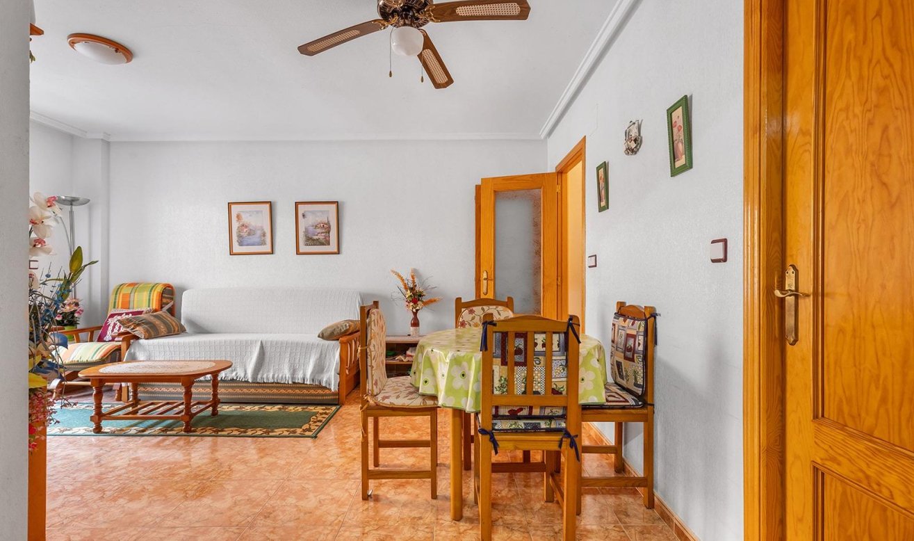 Resale - Apartment / flat - Torrevieja - Estacion de autobuses