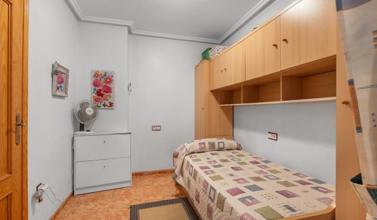 Resale - Apartment / flat - Torrevieja - Estacion de autobuses