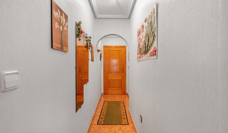 Resale - Apartment / flat - Torrevieja - Estacion de autobuses