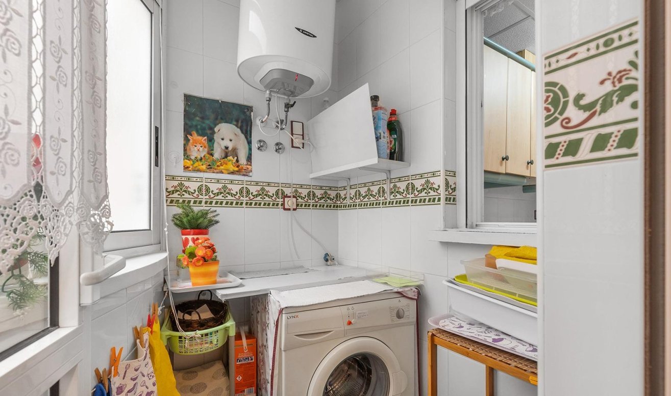 Resale - Apartment / flat - Torrevieja - Estacion de autobuses