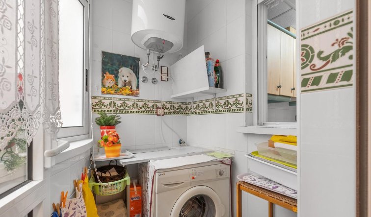 Resale - Apartment / flat - Torrevieja - Estacion de autobuses