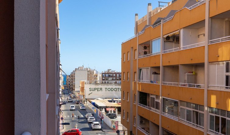 Resale - Apartment / flat - Torrevieja - Estacion de autobuses
