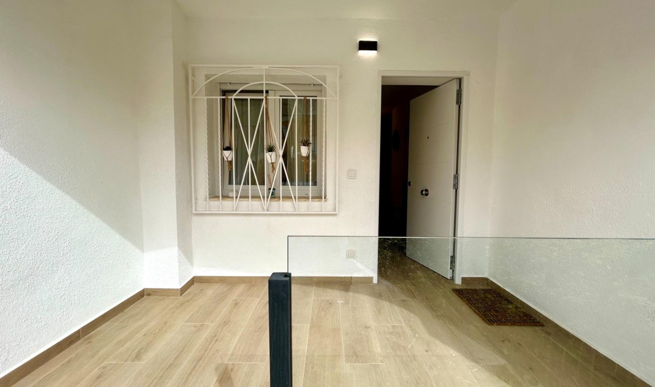 Resale - Apartment / flat - San Miguel de Salinas - Las filipinas