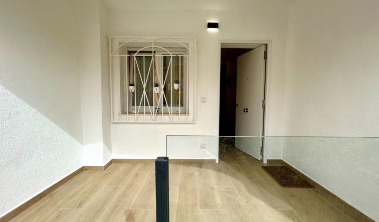 Resale - Apartment / flat - San Miguel de Salinas - Las filipinas