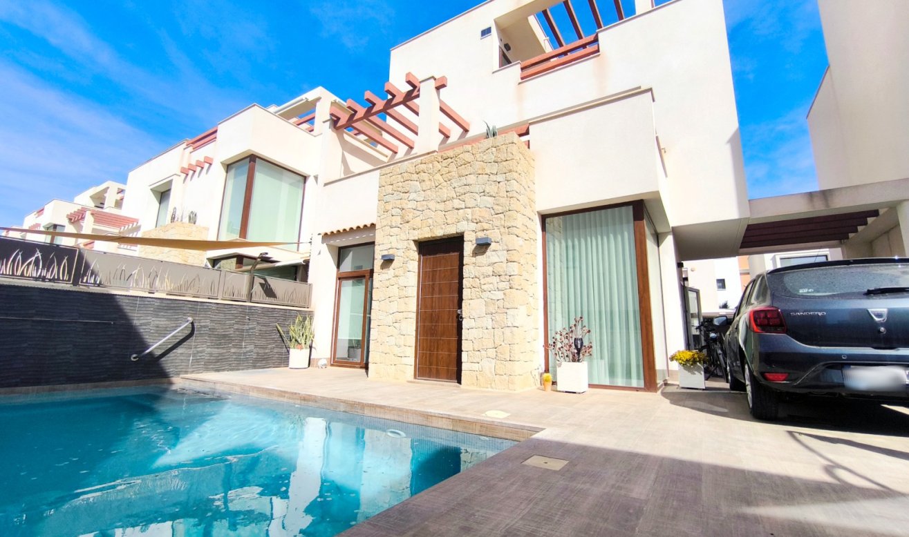 Reventa - Villa - Rojales - Pueblo bravo