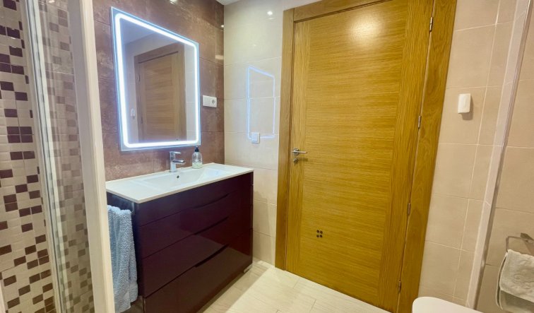 Reventa - Apartamento / piso - Torrevieja - Playa del Cura