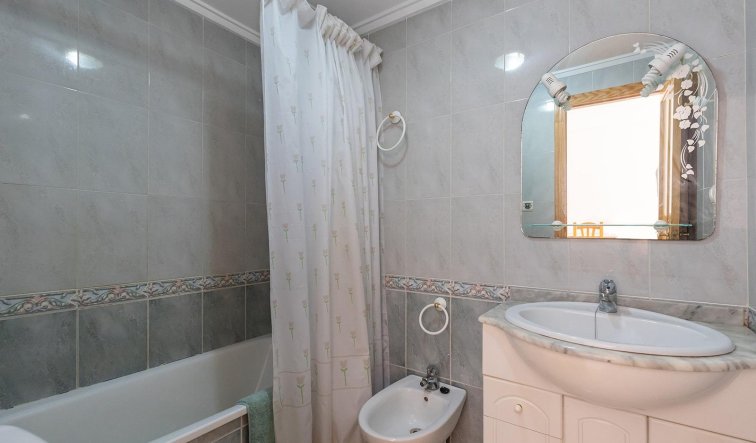 Reventa - Apartamento / piso - Torrevieja - Centro