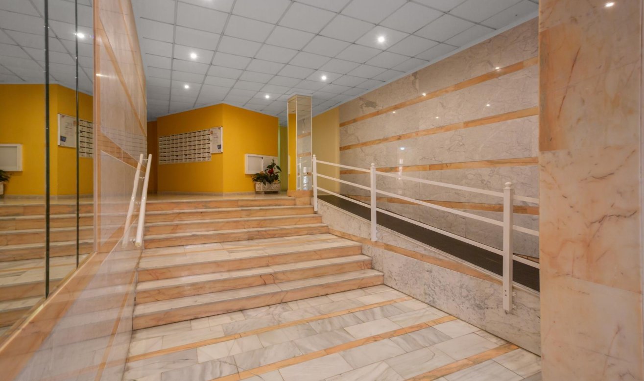 Reventa - Apartamento / piso - Torrevieja - Centro