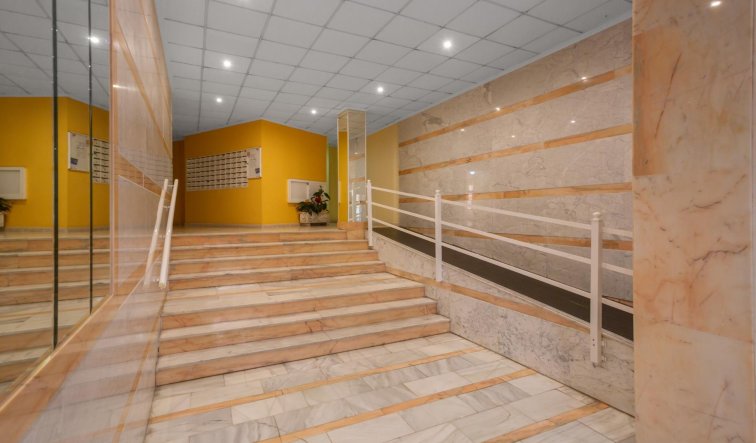 Reventa - Apartamento / piso - Torrevieja - Centro