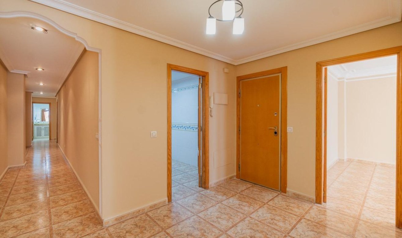 Reventa - Apartamento / piso - Torrevieja - Centro