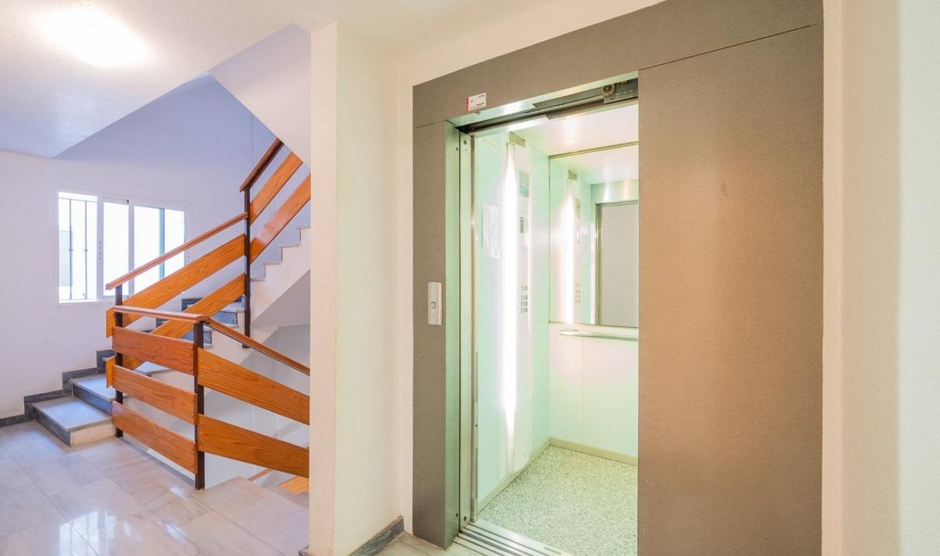 Reventa - Apartamento / piso - Torrevieja - Centro