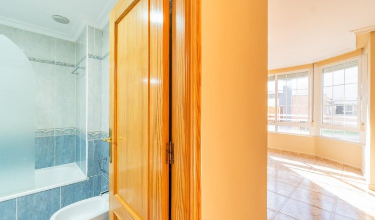 Reventa - Apartamento / piso - Torrevieja - Centro