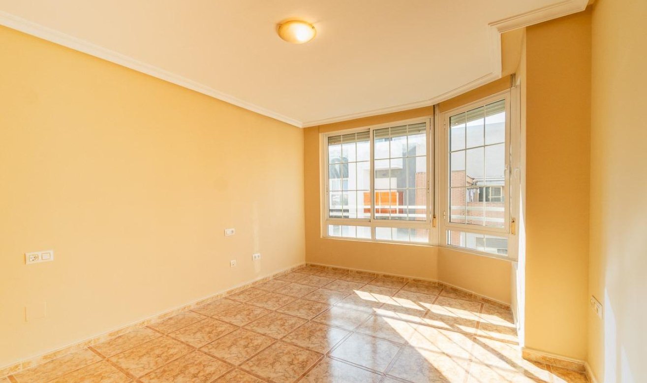 Reventa - Apartamento / piso - Torrevieja - Centro