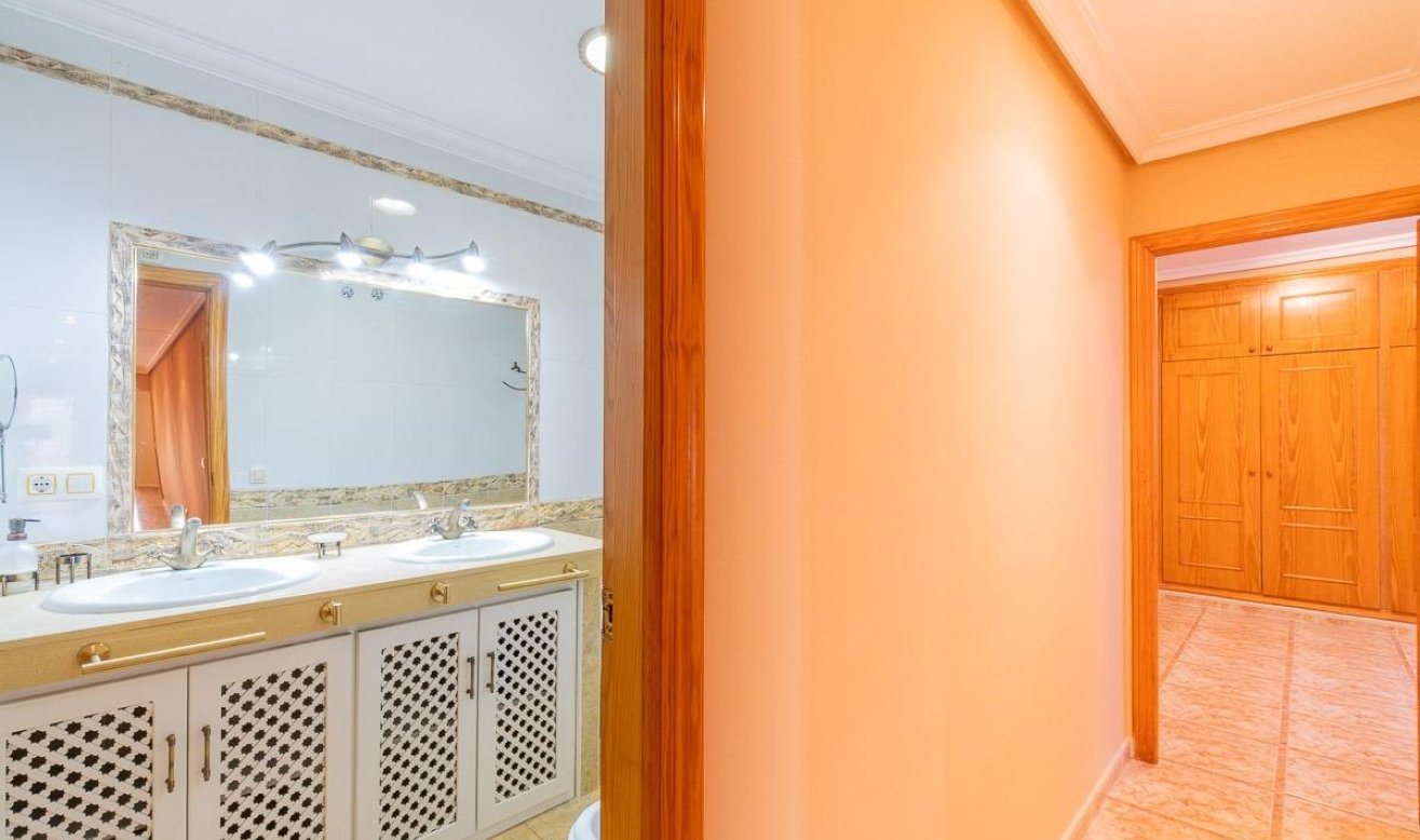 Reventa - Apartamento / piso - Torrevieja - Centro