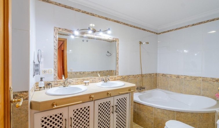 Reventa - Apartamento / piso - Torrevieja - Centro