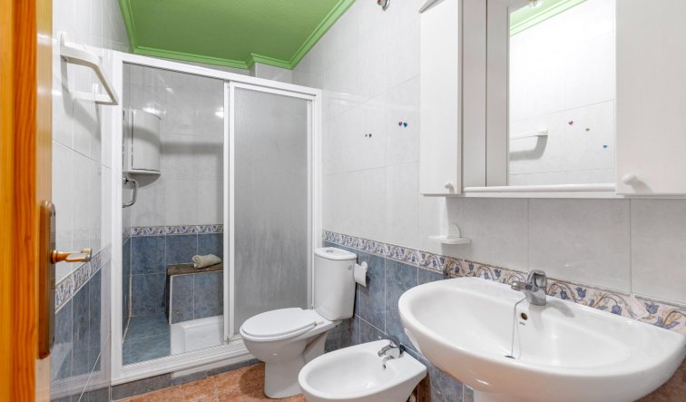 Reventa - Ground Floor - Torrevieja - Estacion de autobuses