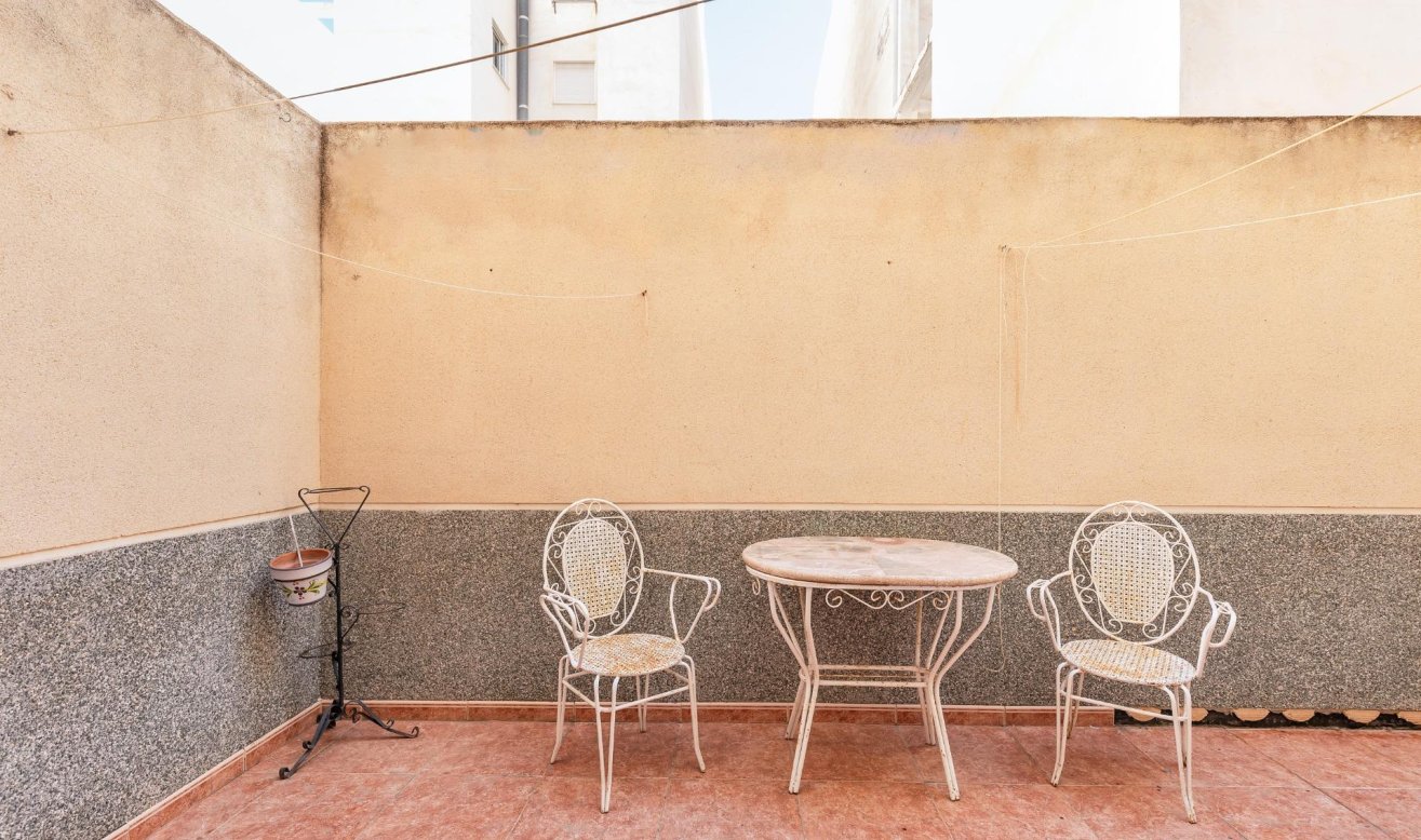 Reventa - Ground Floor - Torrevieja - Estacion de autobuses