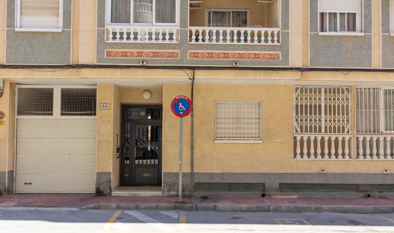 Reventa - Ground Floor - Torrevieja - Estacion de autobuses