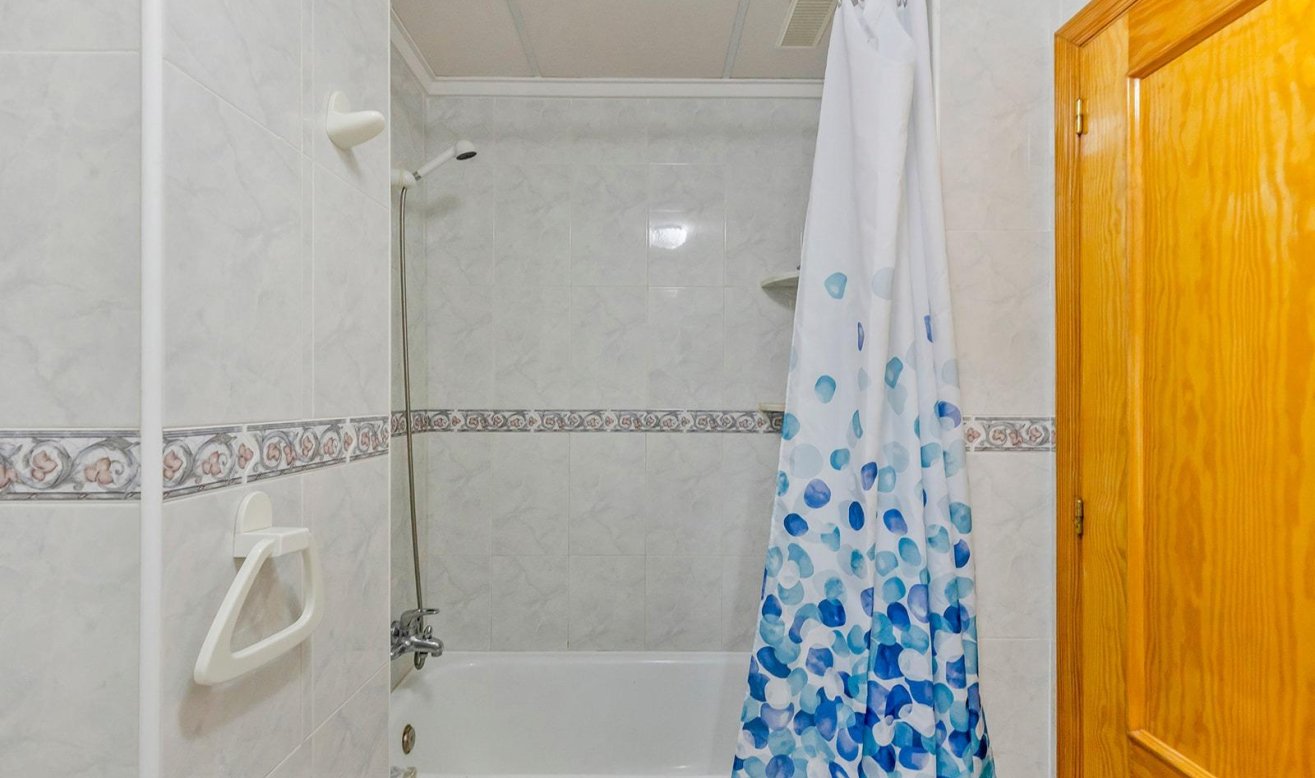 Reventa - Apartamento / piso - Torrevieja - Estacion de autobuses