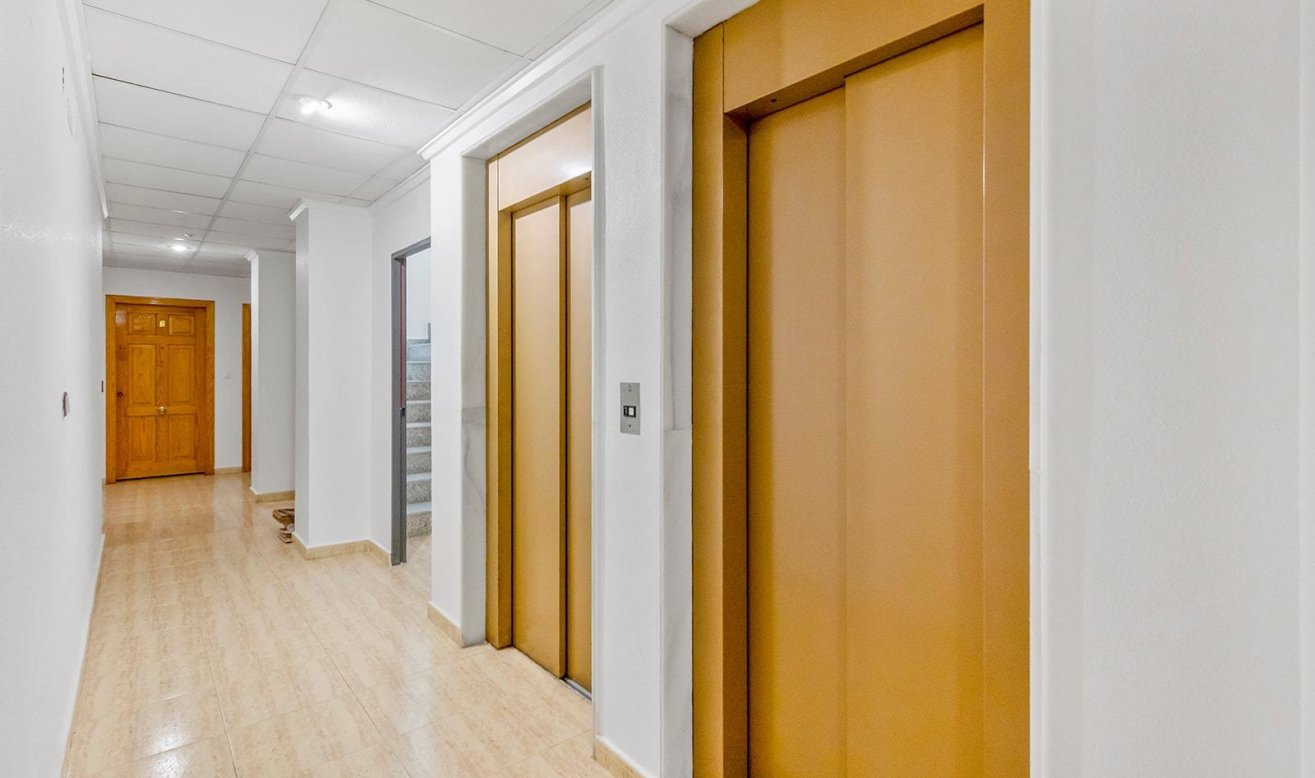 Reventa - Apartamento / piso - Torrevieja - Estacion de autobuses