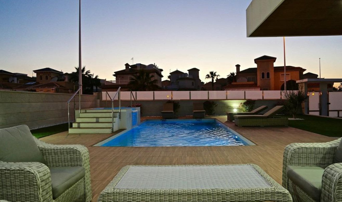 Obra nueva - Villa - Orihuela Costa - Dehesa de campoamor