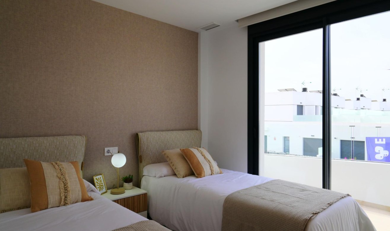 Obra nueva - Villa - Dolores - polideportivo