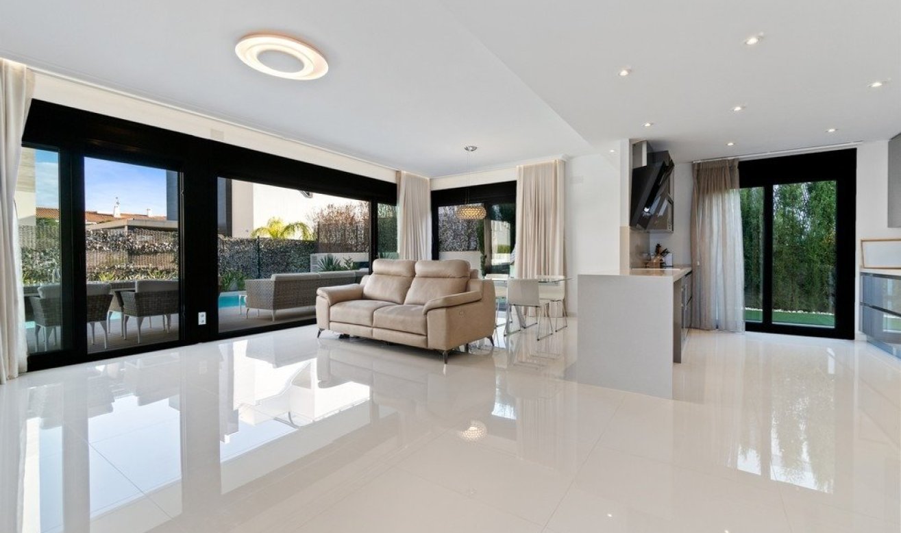 Reventa - Villa - Orihuela Costa - Agua Marina