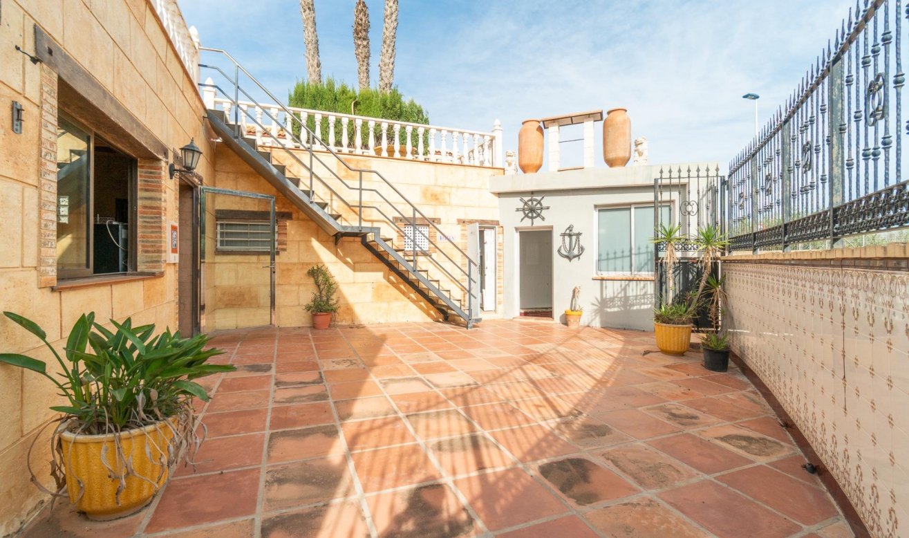 Reventa - Villa - Torrevieja - Los altos