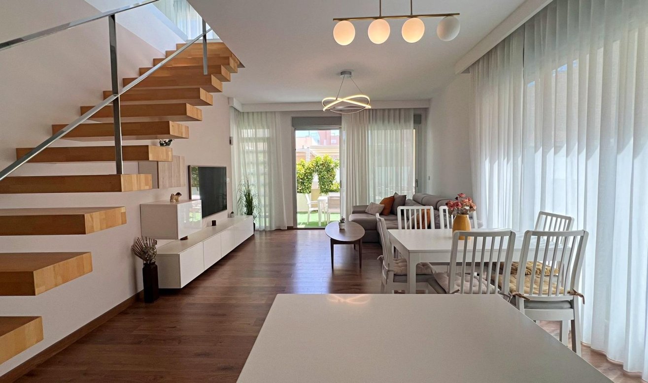 Reventa - Villa - Pilar de la Horadada - Pueblo Latino