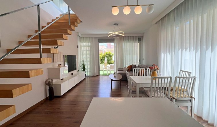 Reventa - Villa - Pilar de la Horadada - Pueblo Latino